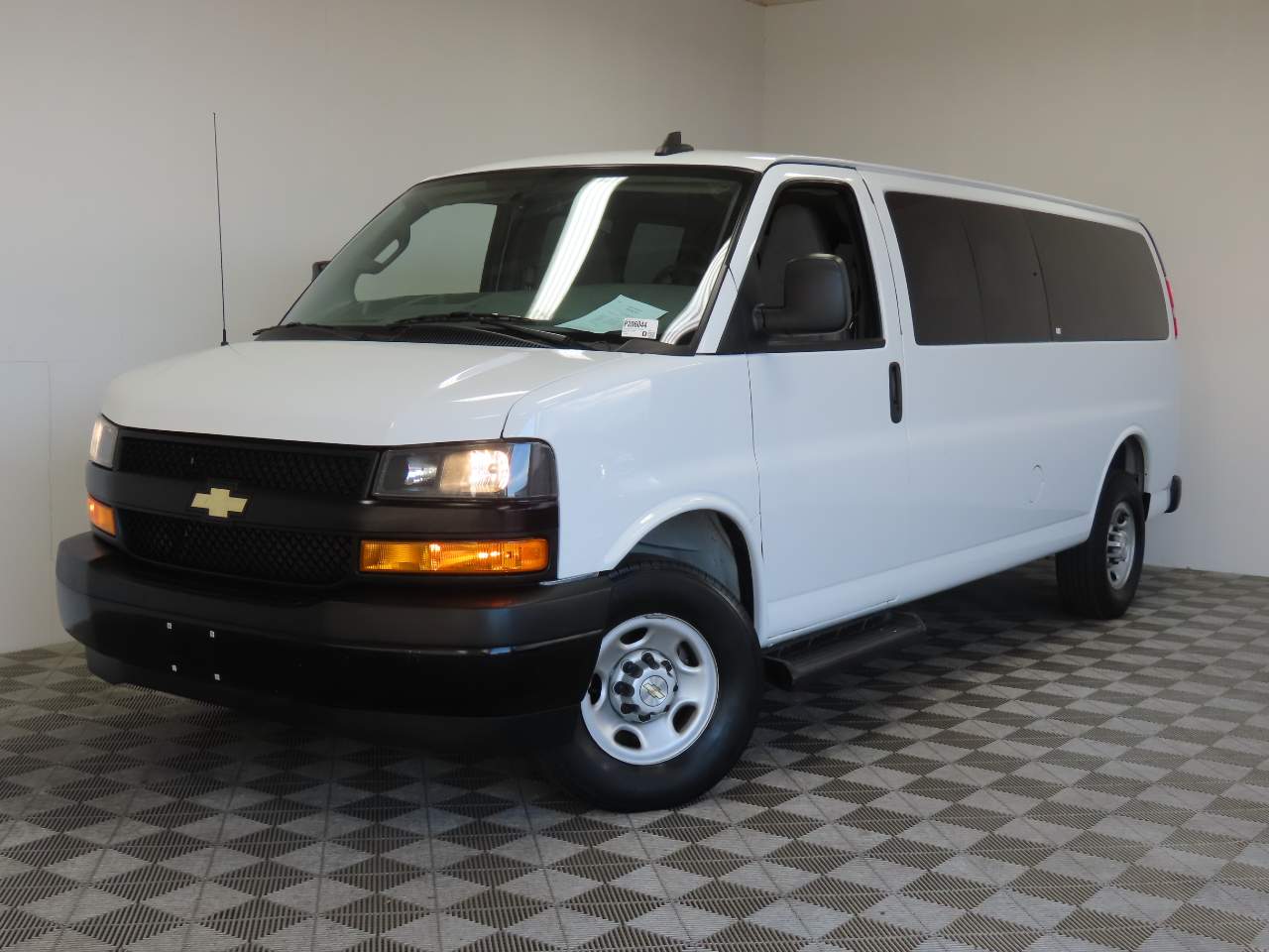2023 Chevrolet Express 3500 LS Extended RWD