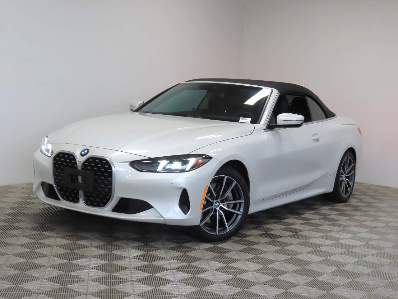 Alpine White 2025 BMW 4 Series Convertible All-Wheel Drive 8-Speed Automatic