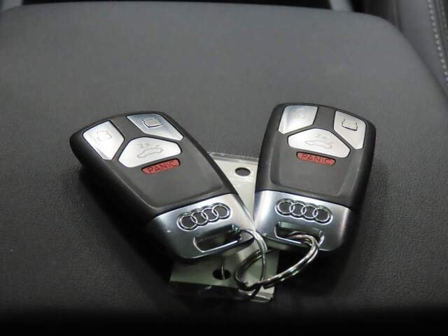 2022 Audi Q5 e quattro S line Prem Pl 55 TFSI