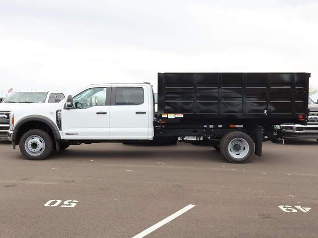 2024 Ford F-450 Super Duty Crew Cab Chassis