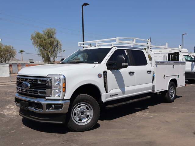 2024 Ford F-350 Super Duty Crew Cab Crew Cab Chassis