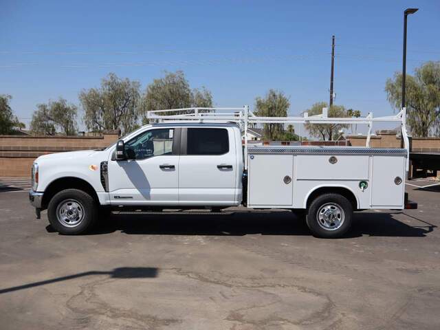 2024 Ford F-350 Super Duty Crew Cab Crew Cab Chassis