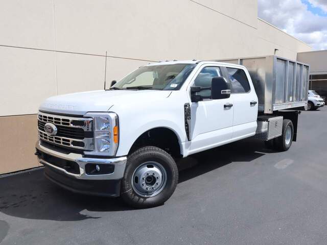 2023 Ford F-350 Super Duty Crew Cab Chassis