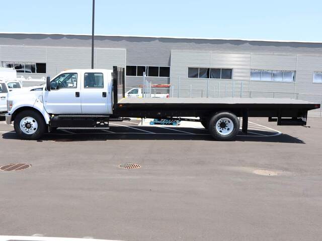 2025 Ford F-650 Super Duty Crew Cab Chassis