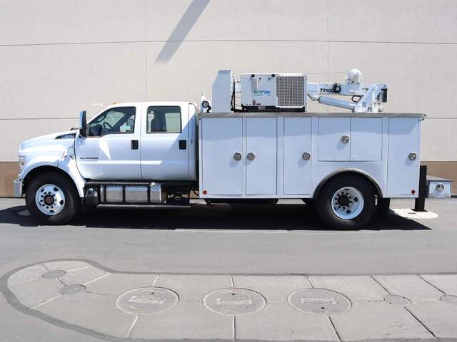 2024 Ford F-650 Super Duty Crew Cab Chassis