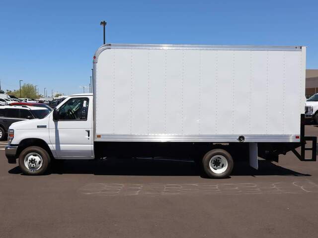 2025 Ford E-Series E-450 SD