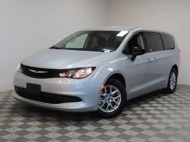 2024 Chrysler Voyager LX