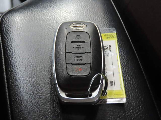 2023 Nissan Versa SV