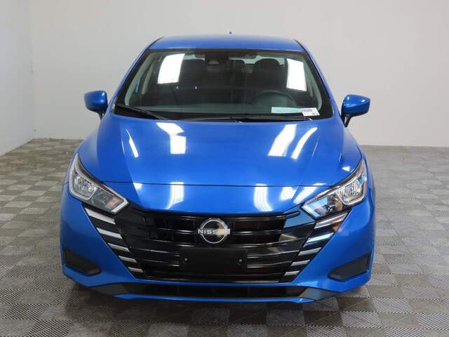 2023 Nissan Versa SV