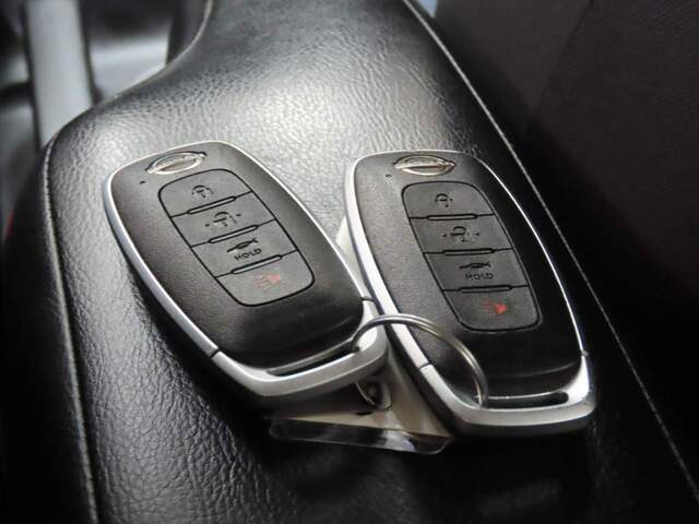 2023 Nissan Versa SV