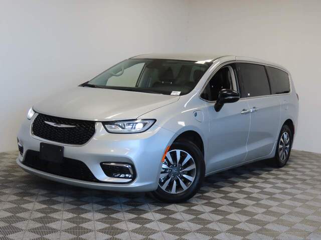 2024 Chrysler Pacifica Plug-In Hybrid Select