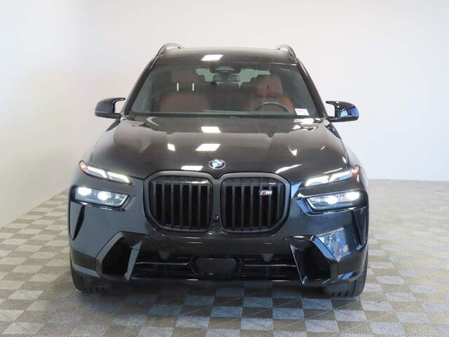 2023 BMW X7 M60i