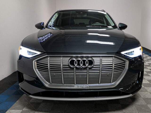 2019 Audi e-tron quattro Prestige