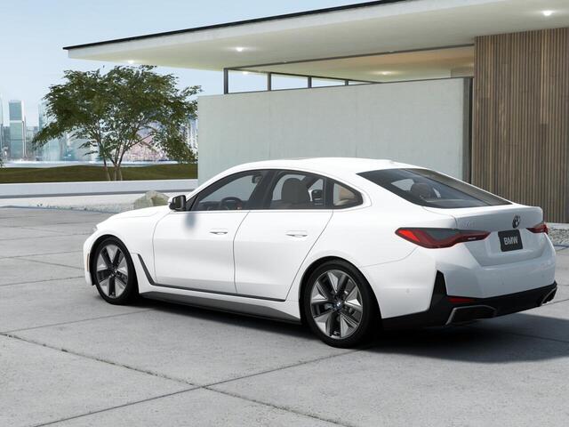 2026 BMW i4 xDrive40