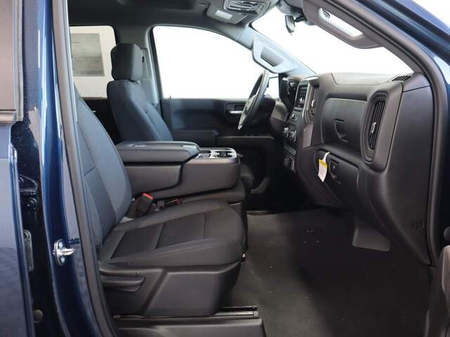 2023 Chevrolet Silverado 1500 Crew Cab Custom