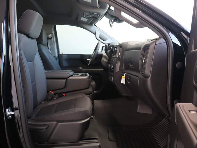 2023 Chevrolet Silverado 1500 Crew Cab Custom 4WD