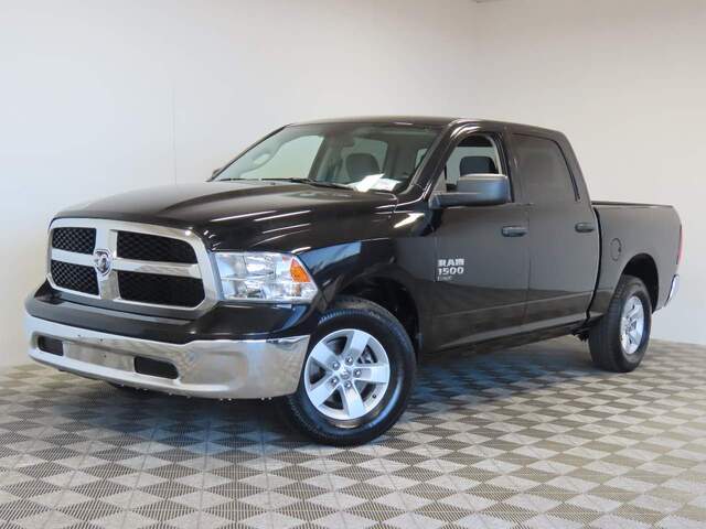 2022 Ram 1500 Classic SLT Crew Cab
