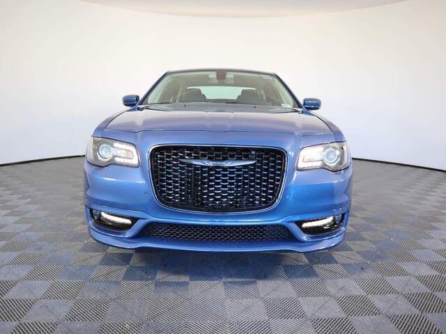 2023 Chrysler 300 Touring L