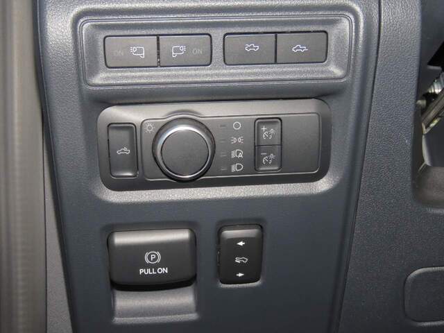 2022 Ford F-150 Lightning Lariat Crew Cab