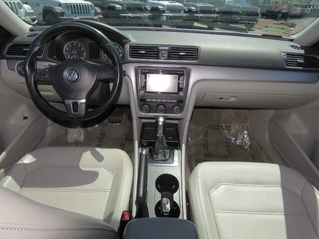 2015 Volkswagen Passat 1.8T Limited Edition