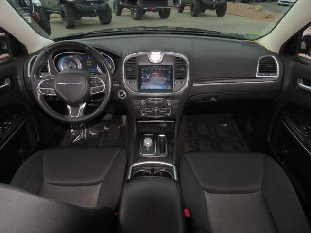 2018 Chrysler 300 Touring