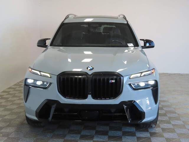 2023 BMW X7 M60i