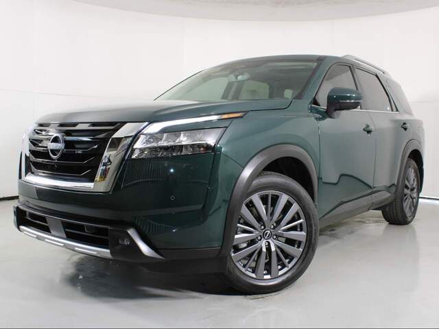 2022 Nissan Pathfinder SL