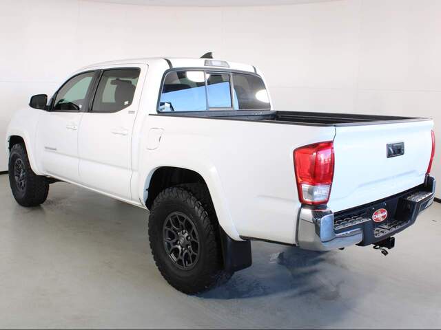 2017 Toyota Tacoma SR5 Crew Cab