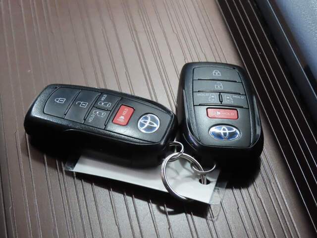 2023 Toyota Sienna LE 8-Passenger