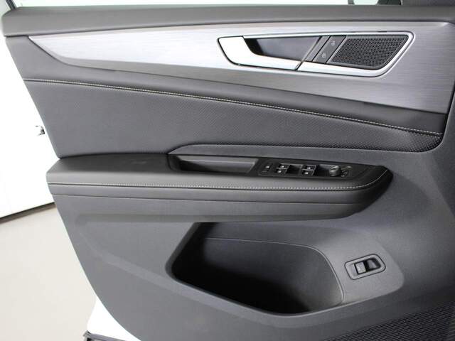 2024 Volkswagen Atlas Cross Sport SE Technology