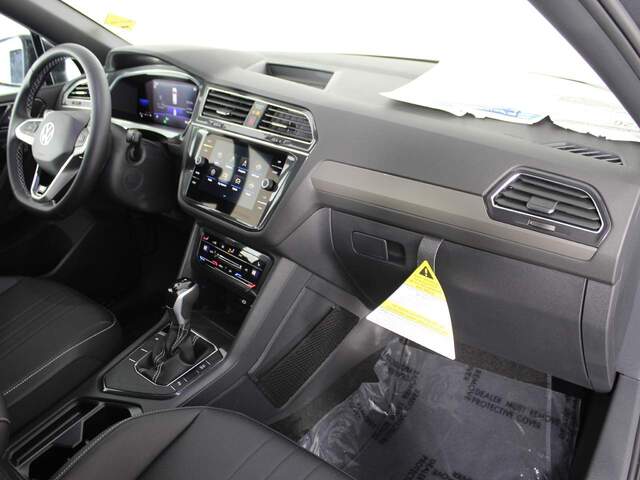 2023 Volkswagen Tiguan SE R-Line Black