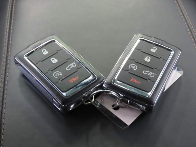 2023 Jeep Grand Cherokee Summit