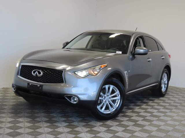 2017 INFINITI QX70  