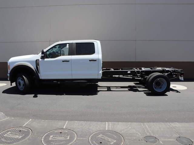 2023 Ford F-450 Super Duty Crew Cab Chassis