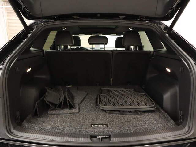 2022 Volkswagen Atlas Cross Sport V6 SEL Premium R-Line 4Motion