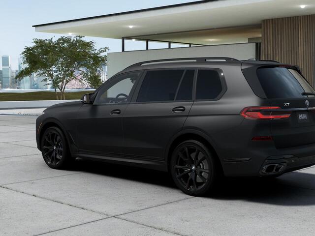 2027 BMW X7 M60i