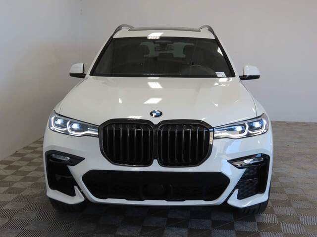 2022 BMW X7 M50i