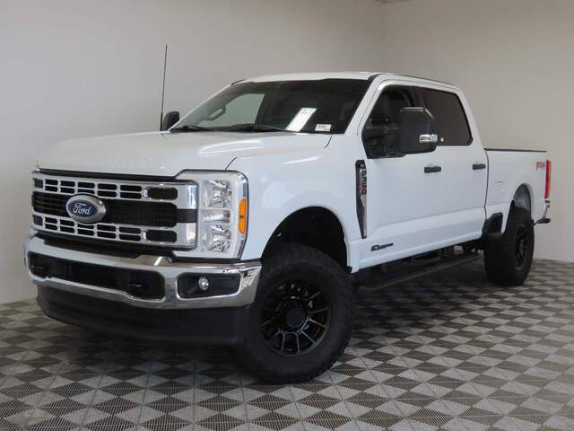 2023 Ford F-350 Super Duty XLT Crew Cab