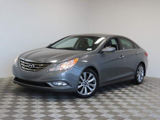 2013 Hyundai SONATA SE