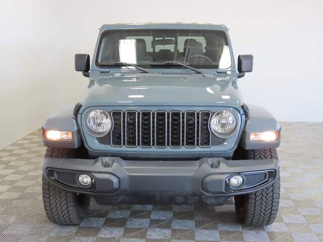 2025 Jeep Gladiator NightHawk Crew Cab
