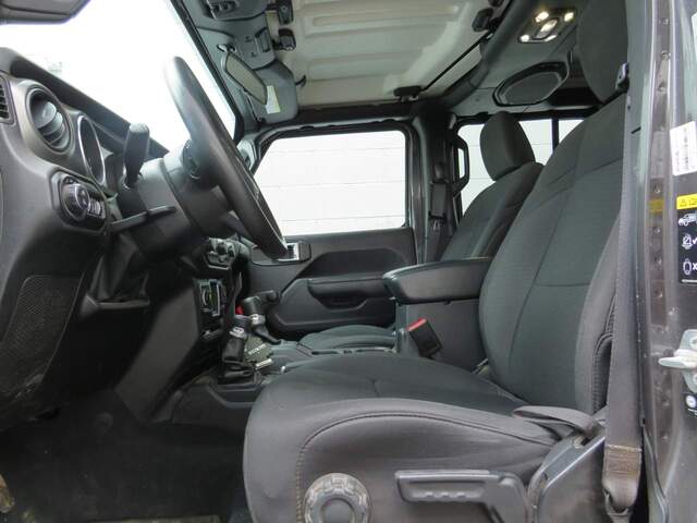 2022 Jeep Gladiator Willys Crew Cab