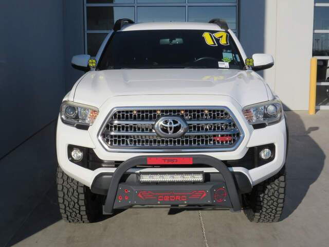 2017 Toyota Tacoma SR5 V6 Crew Cab