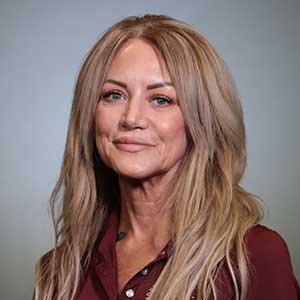 Headshot of Debbie Davis
